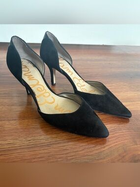 Sam Edelman Black Suede Pointed D'Orsay Pumps- size 5 (fit more like a 6)